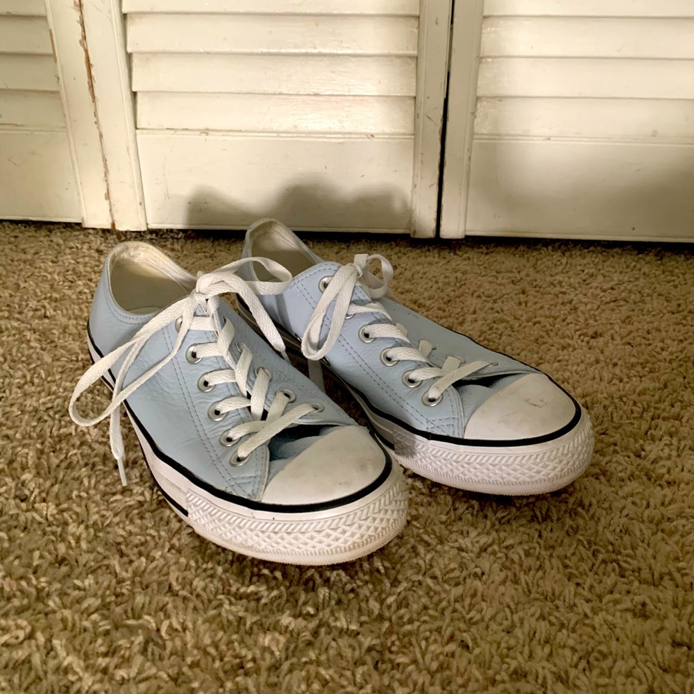 Light blue leather uppers Converse size 9